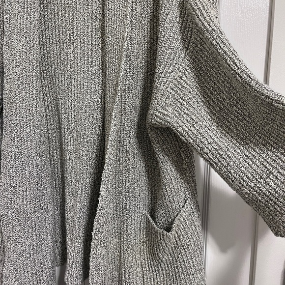 Aritzia - Community shawl cardigan, relaxed fit, marled grey knit - Picture 3 of 6